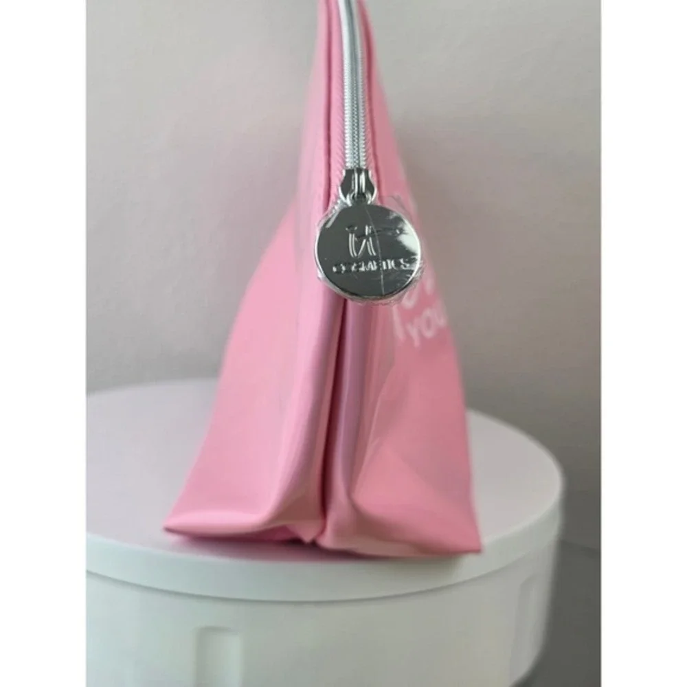 It Cosmetics Celebrate Your Beauty Pink Patent Leather Makeup Bag Dome Pouch